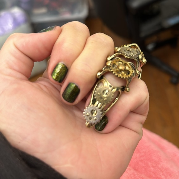Brand new full coverage flexible steam punk ring. Perfect condition. - Picture 2 of 4